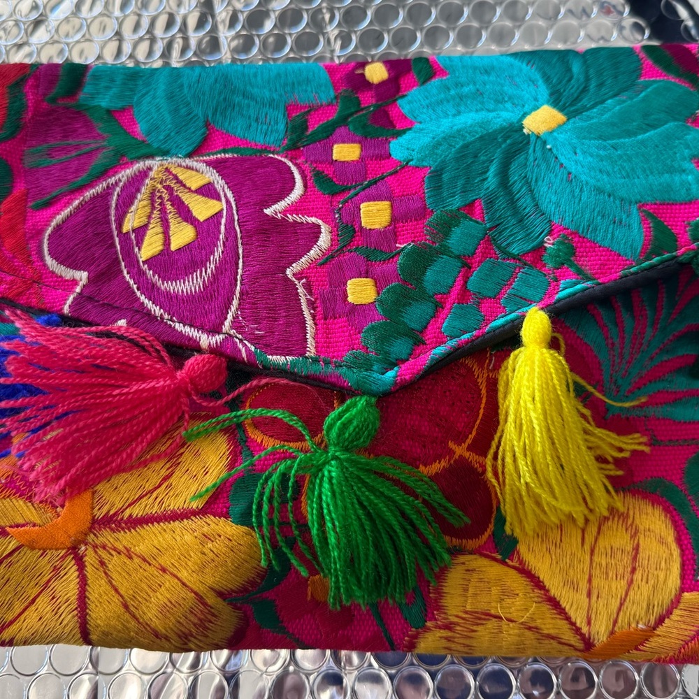 Colorful Floral Embroidered Clutch
Mexican Crossbody Bag
NWOT